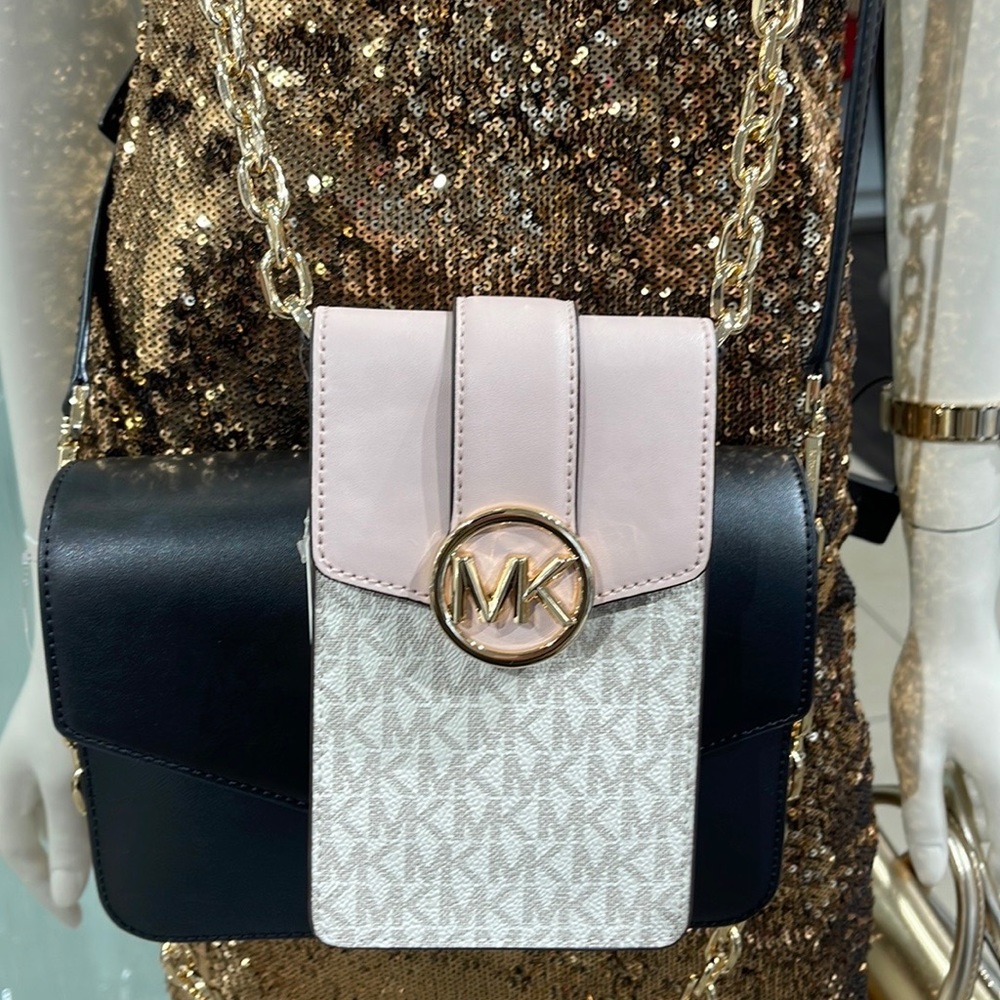 Michael Kors Carmen Small Logo Smartphone Crossbody Bag
Powder Blush Multi
NWT - Picture 2 of 16